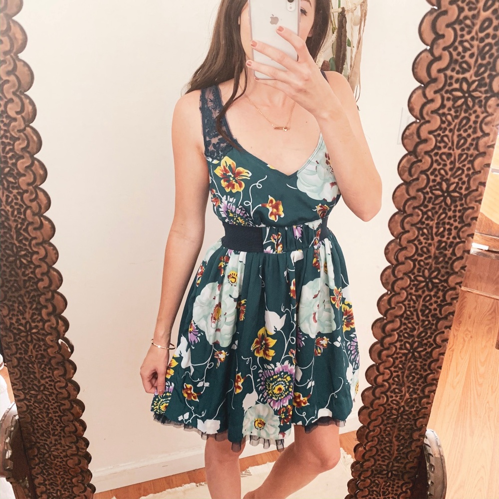 FREE PEOPLE DRESS SIZE SMALL MINT COND.